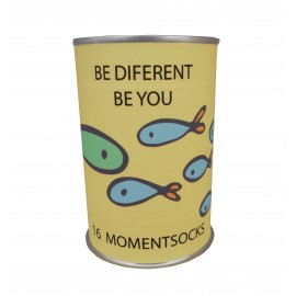 Calcetín peces azules con la frase BE DIFERENT BE YOU 2