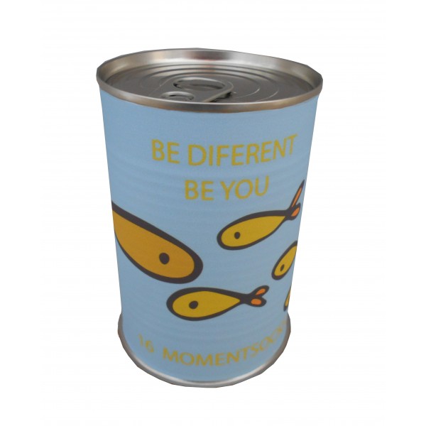 Calcetín peces amarillos con la frase BE DIFERENT BE YOU