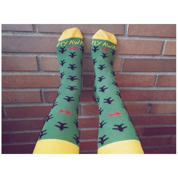 Calcetín con la frase FLY AWAY